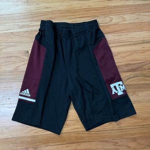 ADIDAS TEXAS A&M BLACK AND MAROON ATHLETIC TRAINING SHORTS SIZE S